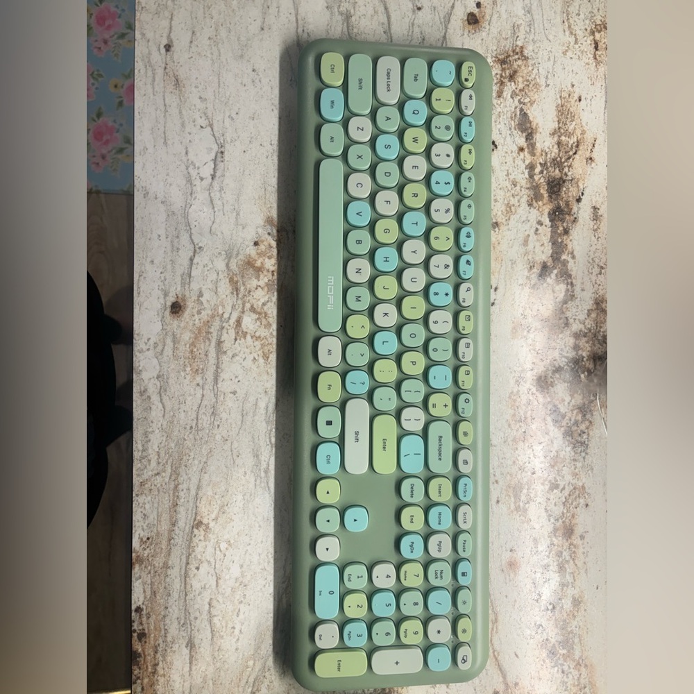 Mofi Round-Key Wireless Keyboard in Mint Gradient